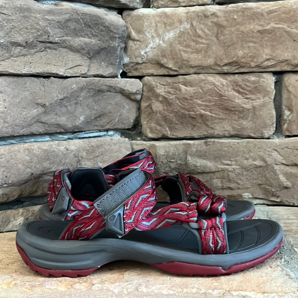Teva Terra Fi Lite Sandals / Trueno Red / SZ 7